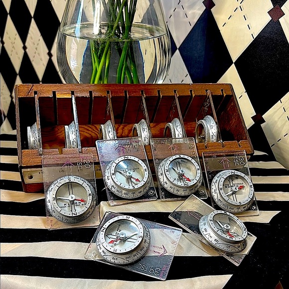 Vintage Compasses Set of 12 Silva in Wooden Box – Classic Scout Gear Collectible - Picture 5 of 16